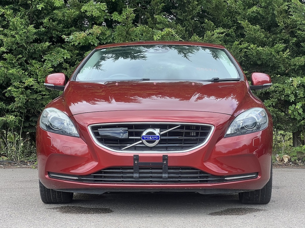 Volvo V40 T4 Se Lux Nav Red #4