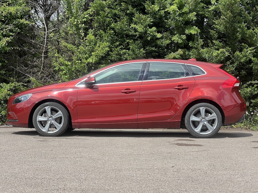 Volvo V40 T4 Se Lux Nav Red #5