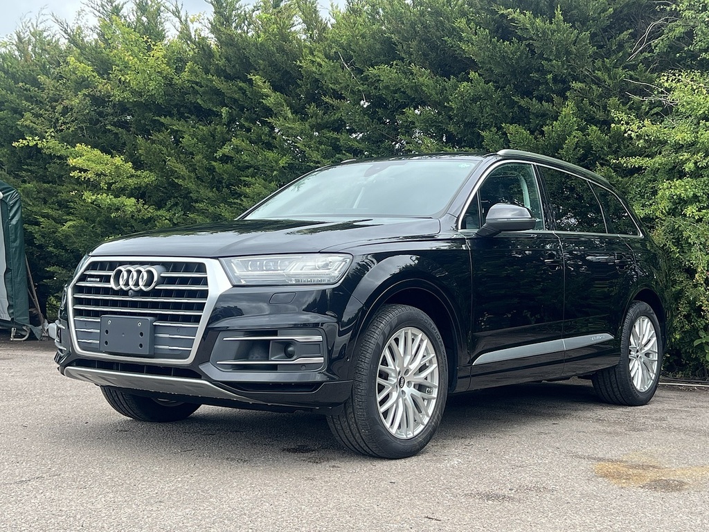 Audi Q7 Tfsi Quattro  Black #3