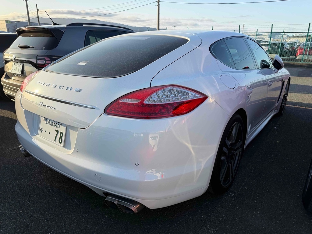 Porsche Panamera Hatchback White #8