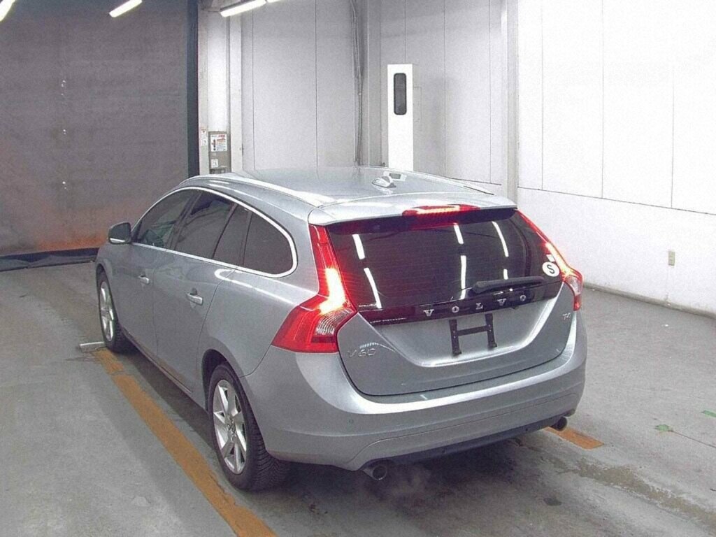Volvo V60 Luxury Edition #3