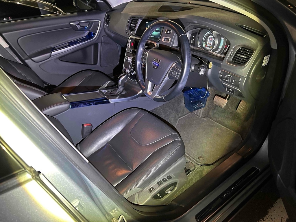 Volvo V60 Luxury Edition #6