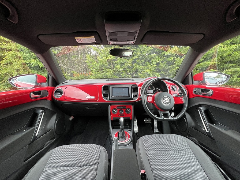 Volkswagen Beetle Design Tsi Red #2