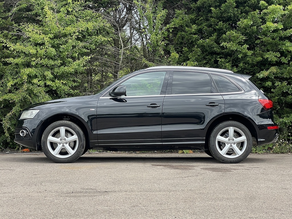 Audi Q5 Tfsi Quattro S Line Competition Plus Black #5