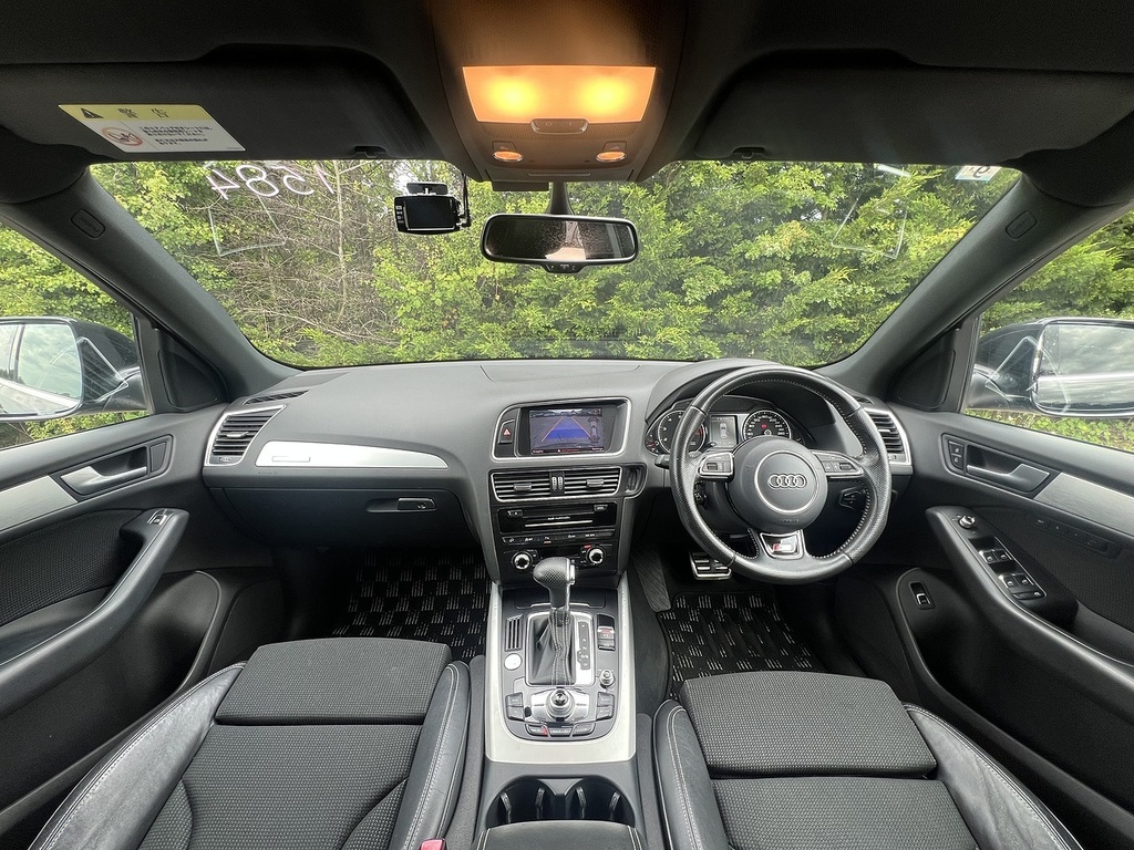 Audi Q5 Tfsi Quattro S Line Competition Plus Black #2