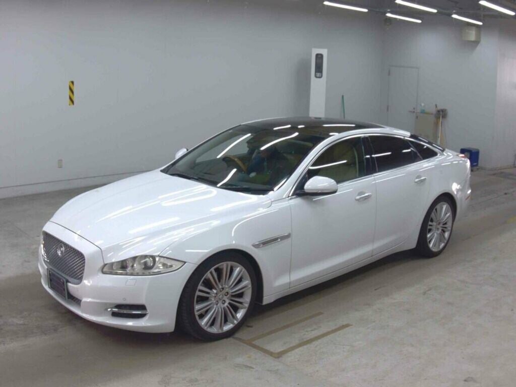 Jaguar XJ V8 Premium Luxury  #2