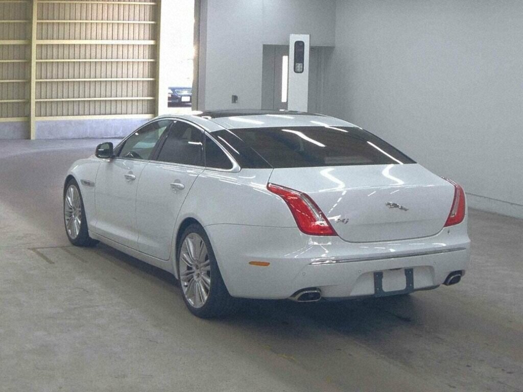 Jaguar XJ V8 Premium Luxury  #3