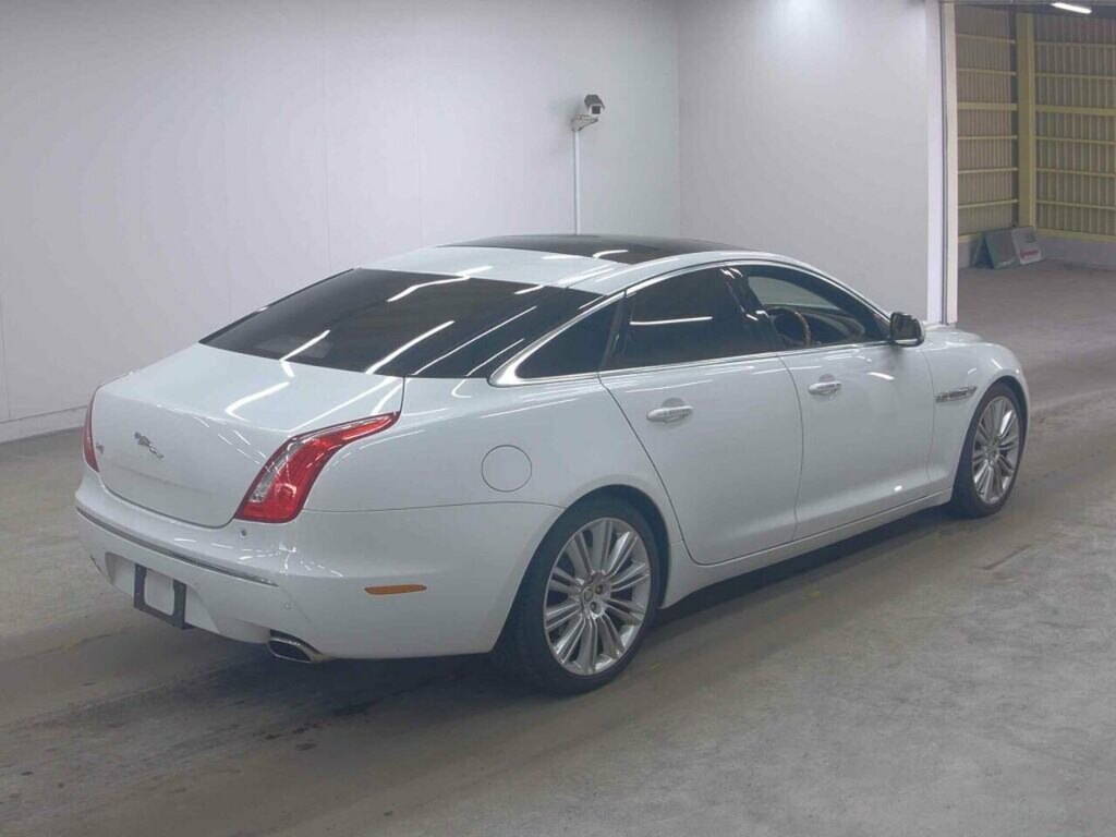 Jaguar XJ V8 Premium Luxury  #4