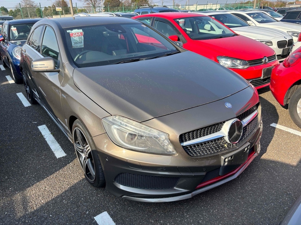 Mercedes-Benz A Class A250 Amg Sport 4Matic  #2