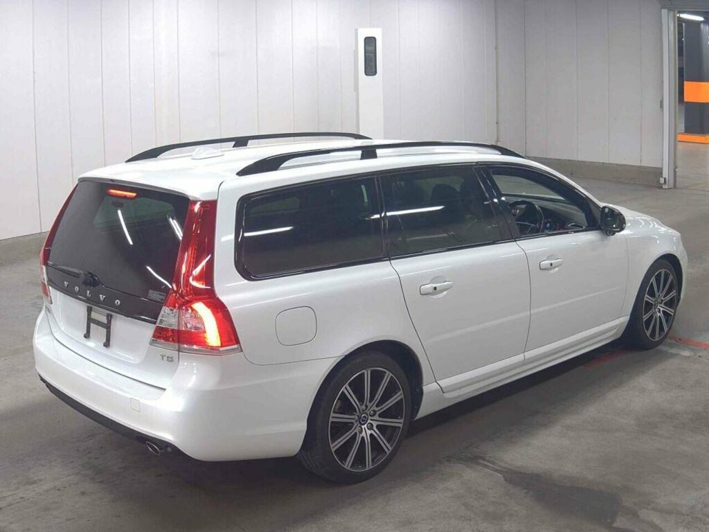 Volvo V70 T5 Dynamic Edition  #6
