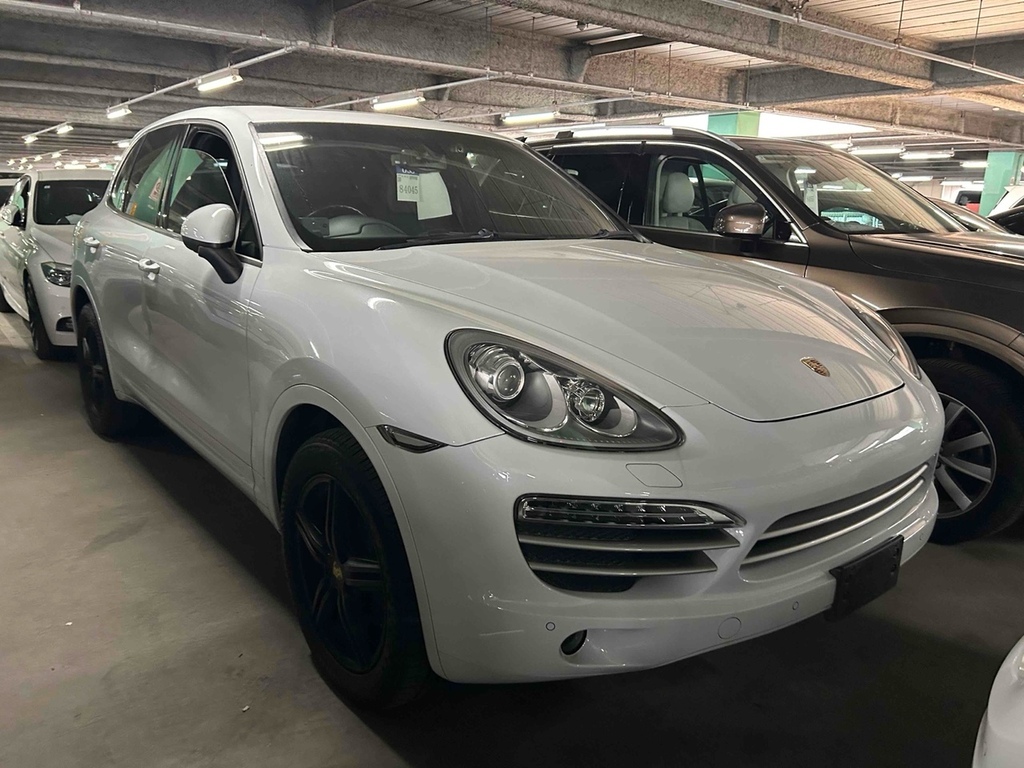 Porsche Cayenne Platinum Edition  #2