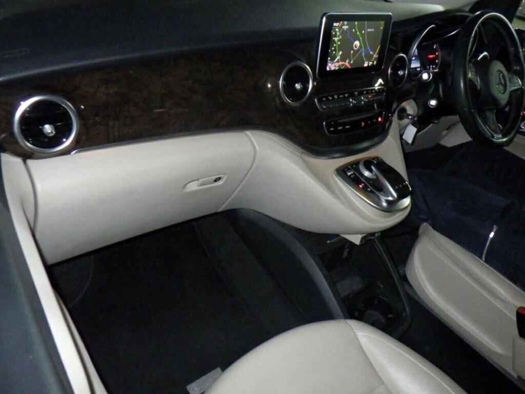 Mercedes-Benz V Class V250d Bluetec Se Mpv Black #7