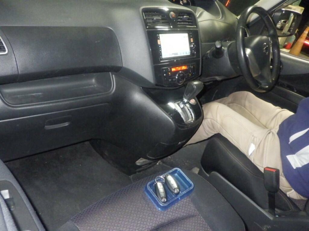 Nissan Serena Highway Star S-hybrid #6