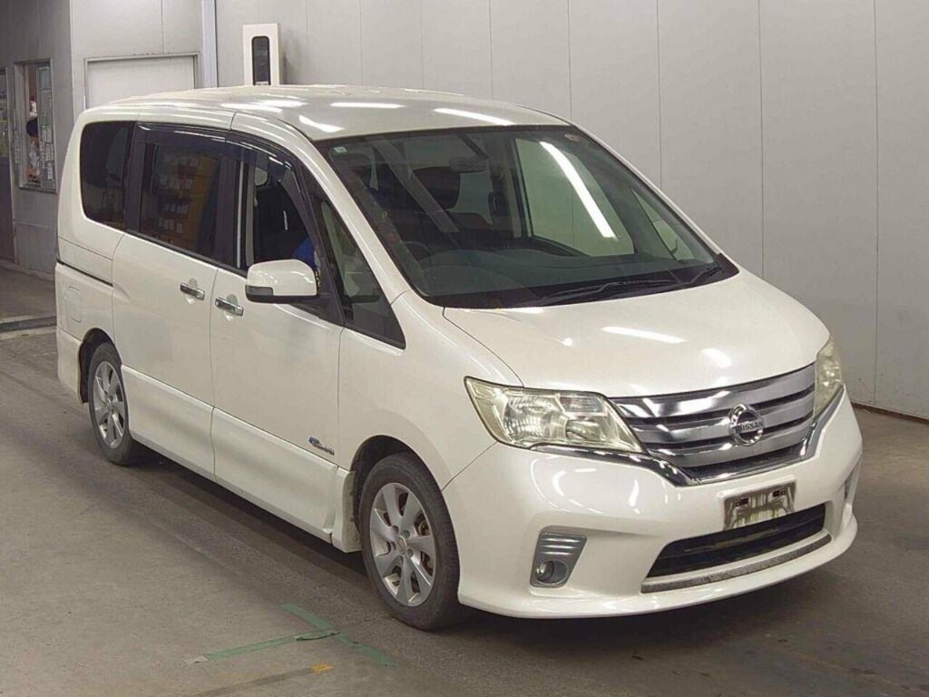 Nissan Serena Highway Star S-hybrid