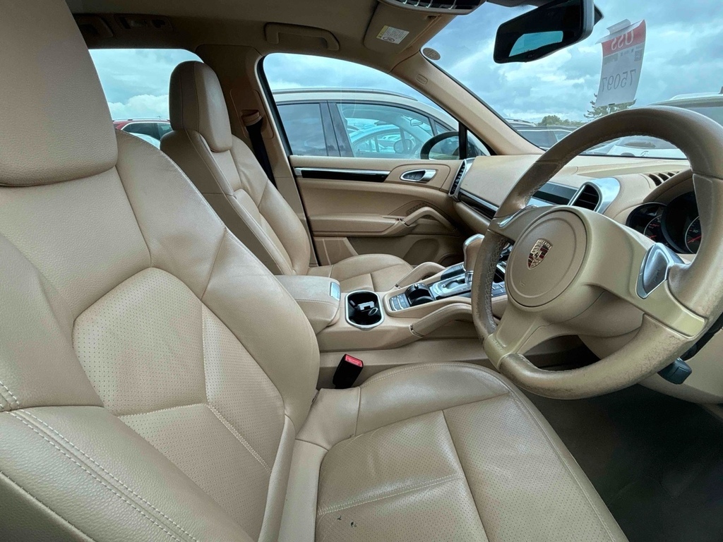 Porsche Cayenne Td V6 Platinum Edition U433 White #7