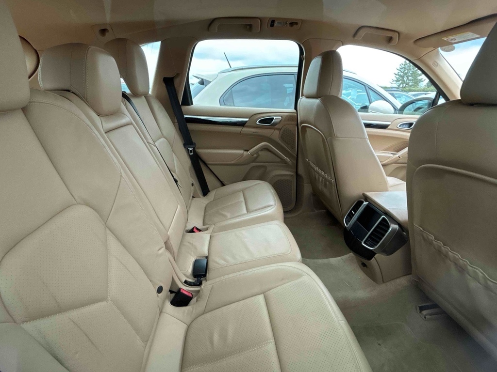 Porsche Cayenne Td V6 Platinum Edition U433 White #9