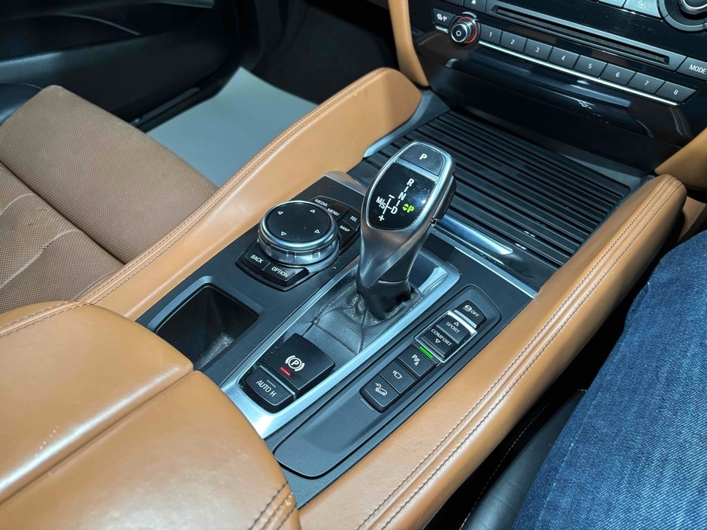 BMW X6 Xdrive40d Se Black #19