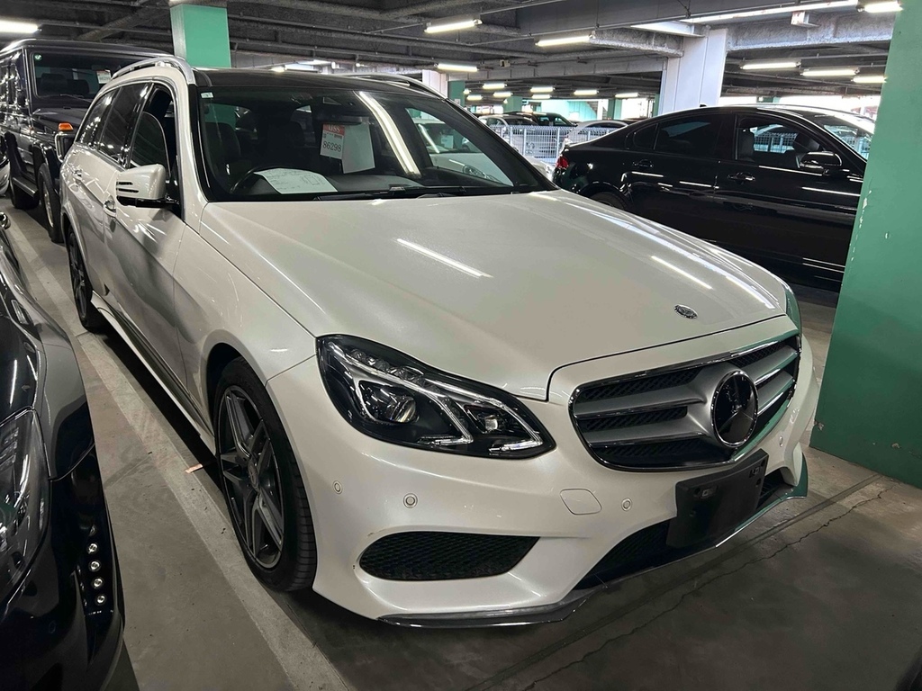Mercedes-Benz E Class E250 Avantgarde White #2