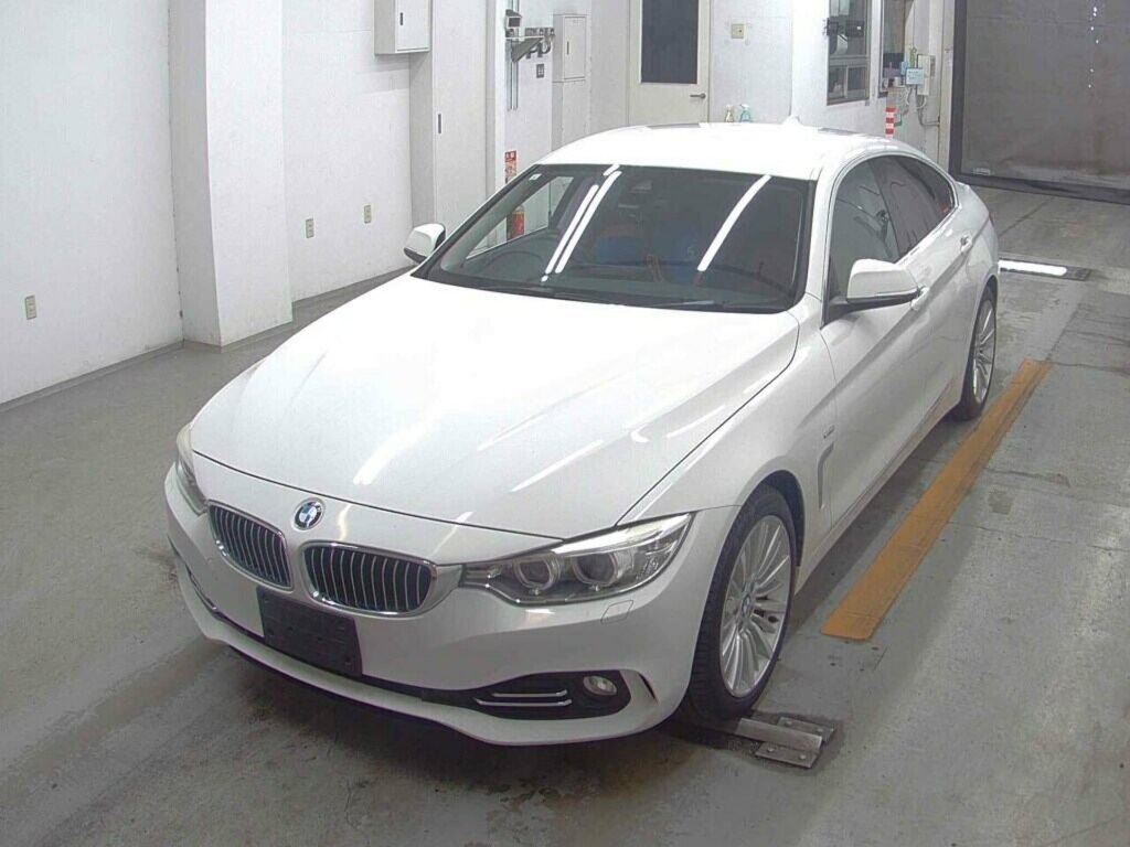 BMW 4 Series Gran Coupe Hatchback White #2