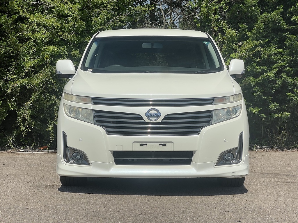 Nissan Elgrand 250Highwaystar White #4