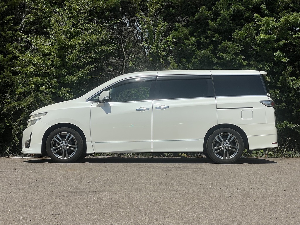 Nissan Elgrand 250Highwaystar White #5