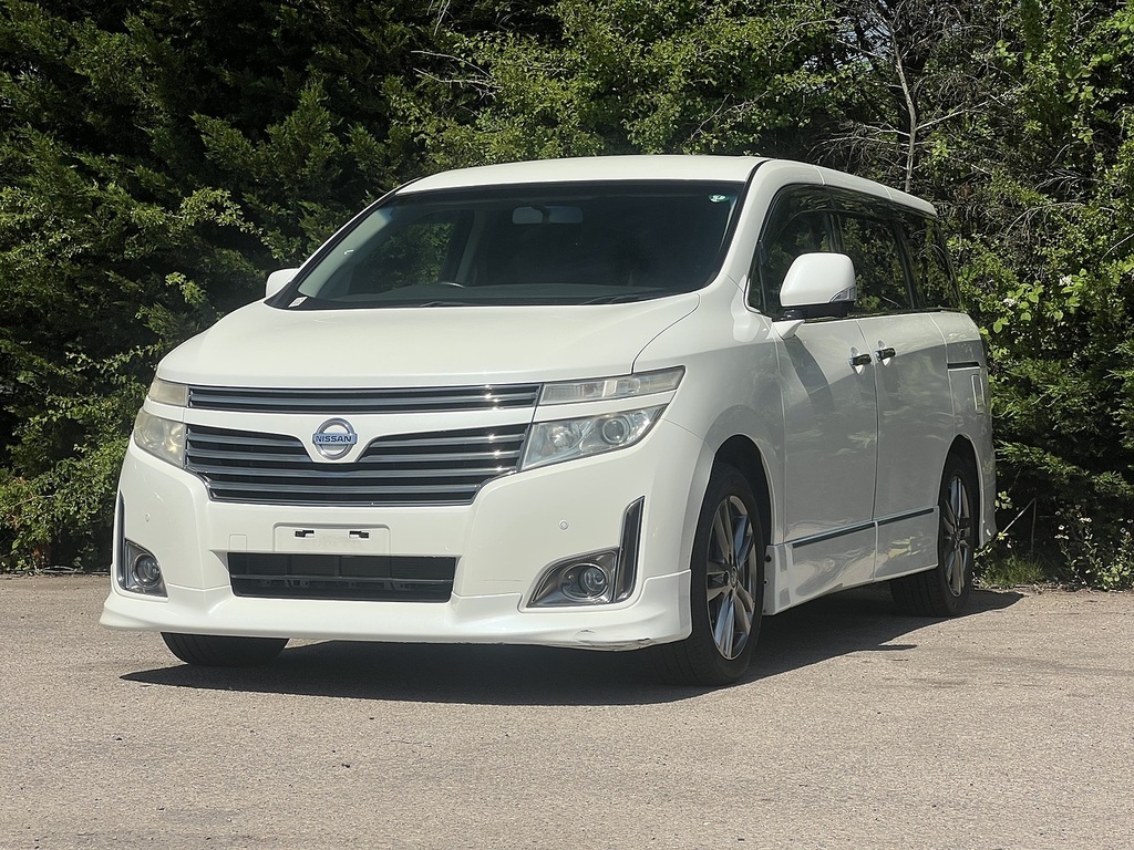Nissan Elgrand 250Highwaystar White #3