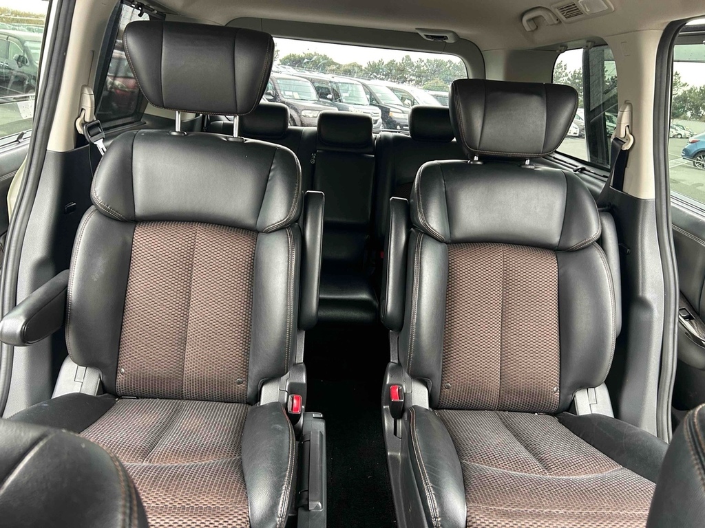 Nissan Elgrand 250Highwaystar #5