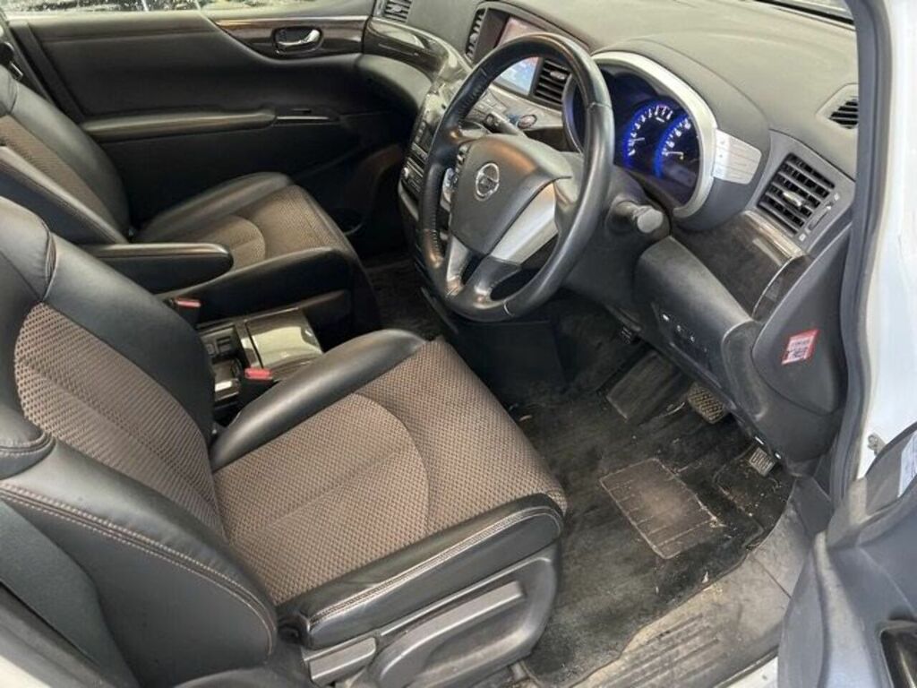 Nissan Elgrand 250Highwaystar #4