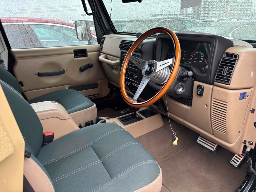 Jeep Wrangler Sahara #6