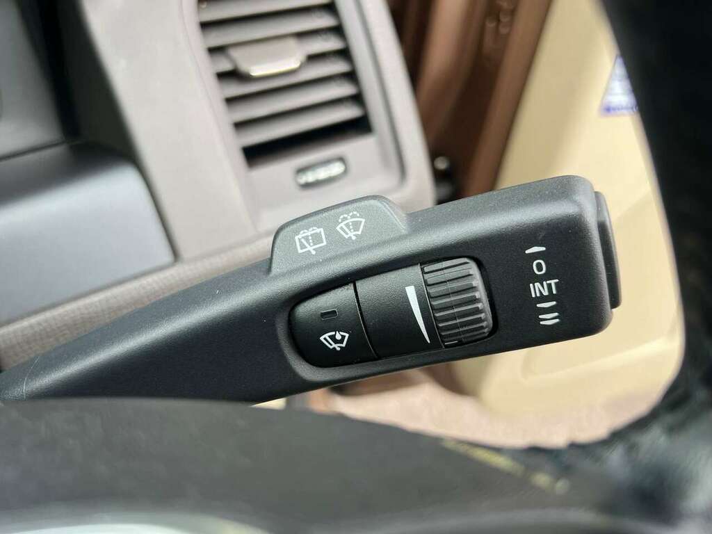 Volvo XC60 2.4L Se Lux Nav Grey #25