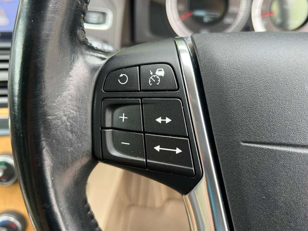 Volvo XC60 2.4L Se Lux Nav Grey #22