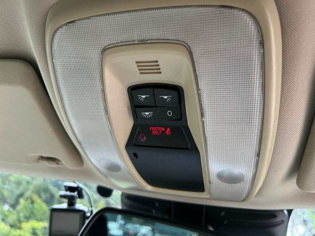 Volvo XC60 2.4L Se Lux Nav Grey #38