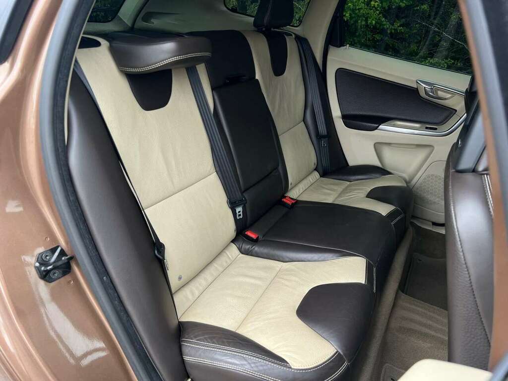 Volvo XC60 2.4L Se Lux Nav Grey #17