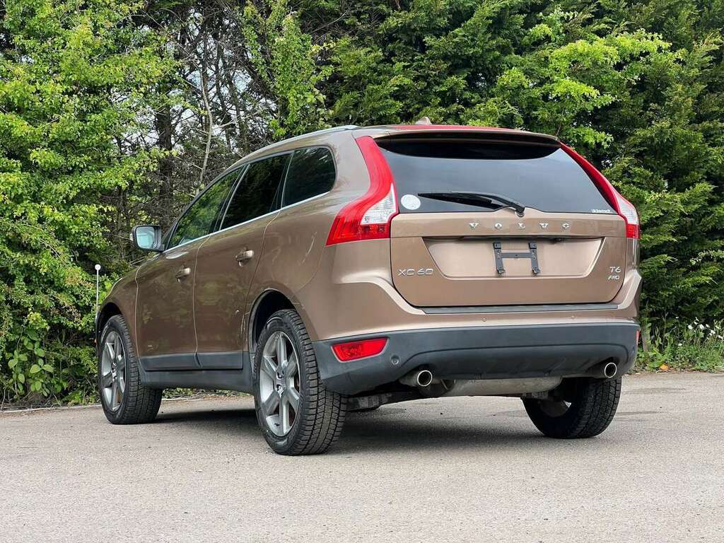Volvo XC60 T6 Se Awd Brown #6