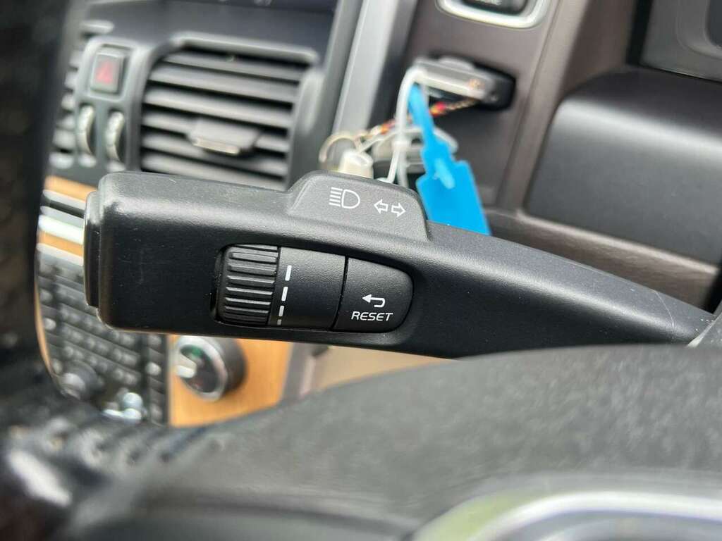 Volvo XC60 2.4L Se Lux Nav Grey #24