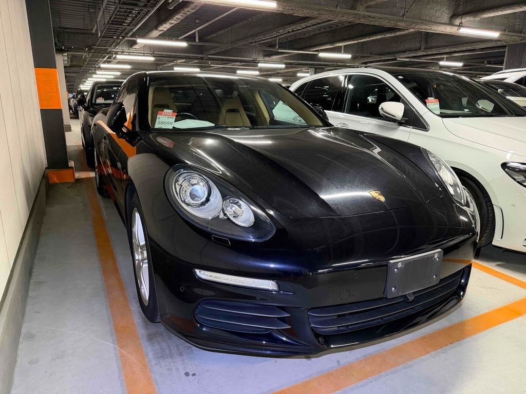 Porsche Panamera Base Grade  #2