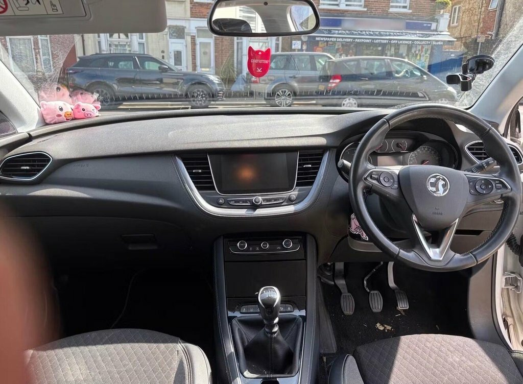 Vauxhall Grandland X 1.2L Sri Nav White #2