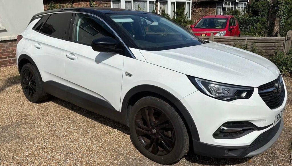 Vauxhall Grandland X 1.2L Sri Nav White