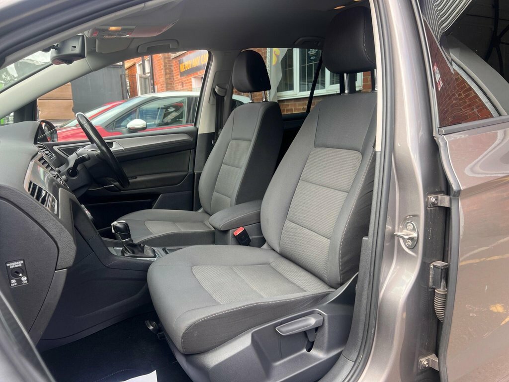 Volkswagen Golf SV Silver #8