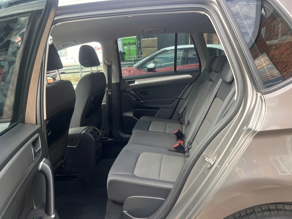 Volkswagen Golf SV Silver #7