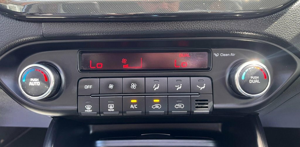 Kia Carens Black #22