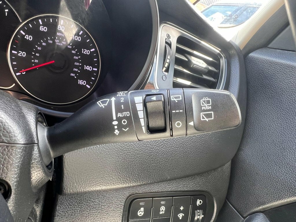 Kia Carens Black #26