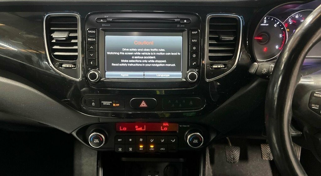 Kia Carens 1.7L 3 Silver #2