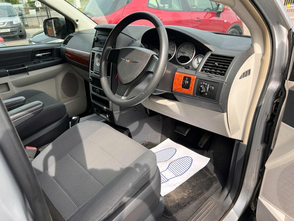 Chrysler Grand Voyager  Silver #11