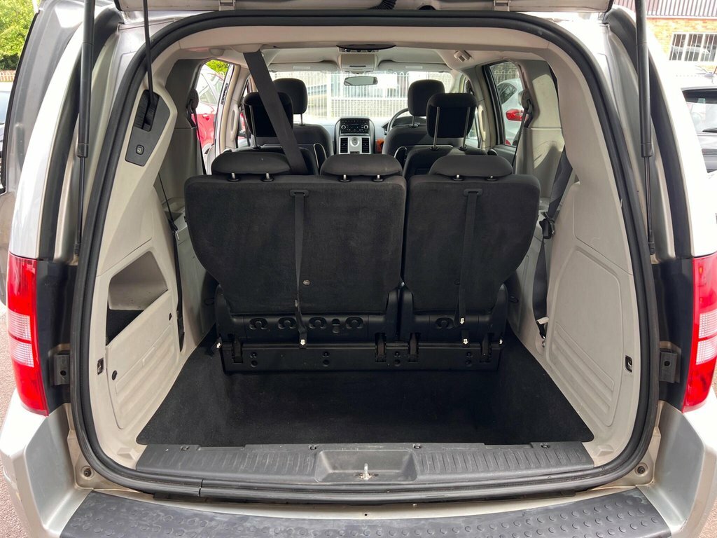 Chrysler Grand Voyager  Silver #17