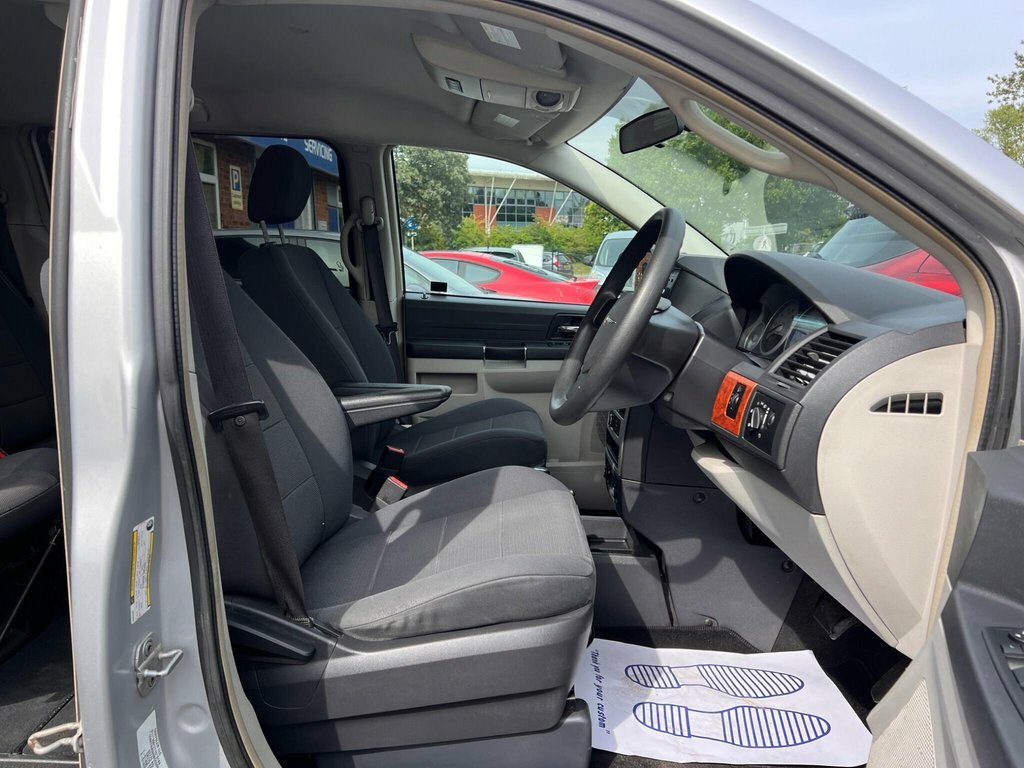 Chrysler Grand Voyager  Silver #13