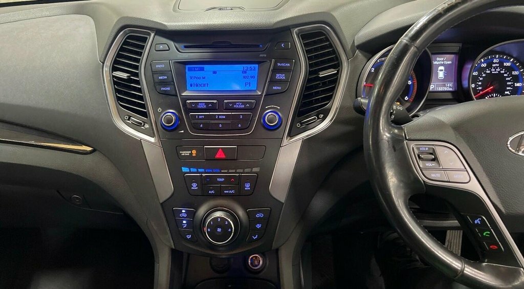 Hyundai Santa Fe 2.2L Style White #2
