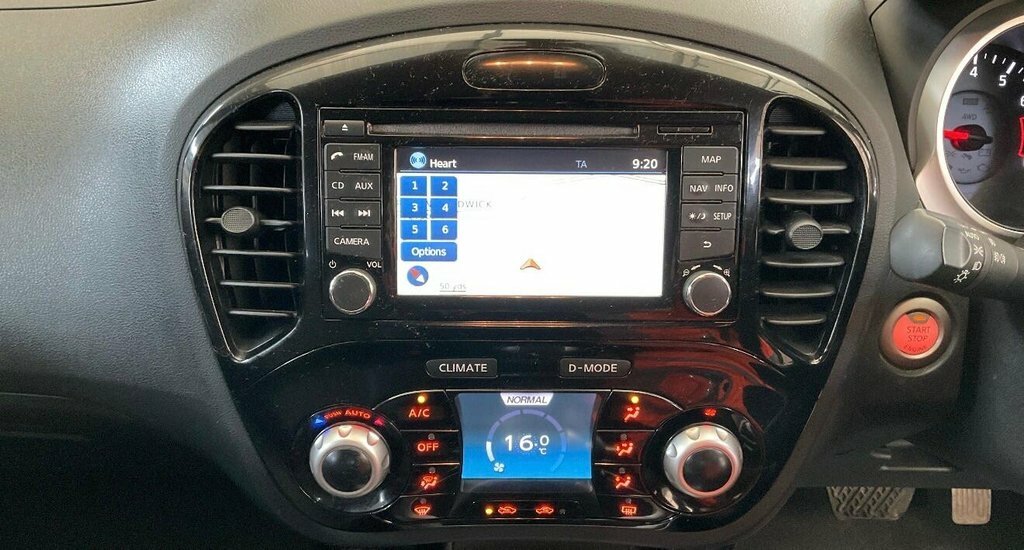 Nissan Juke Suv 1.6 White #2