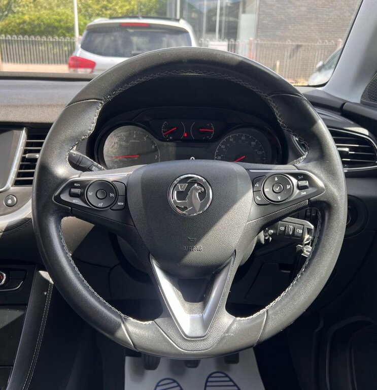 Vauxhall Grandland X 1.2L Se White