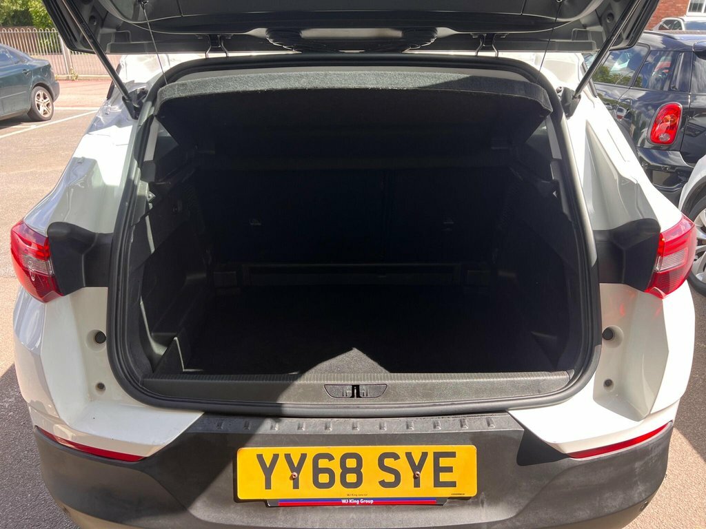 Vauxhall Grandland X 1.2L Se White #5